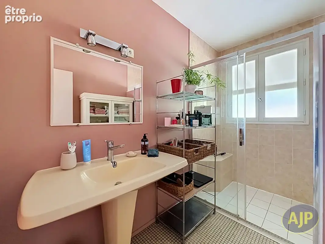 Maison familiale avec dépendance sur plus de 6 000 m² de terrain - photo 8