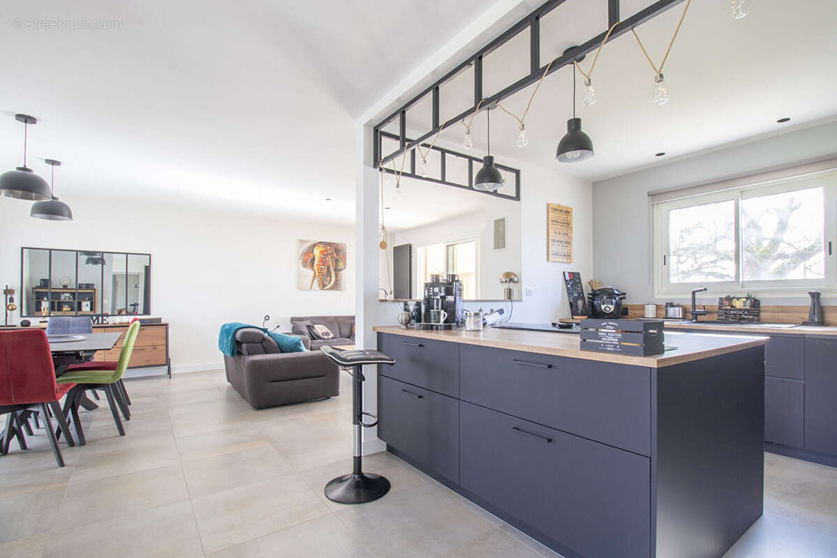 Maison à SAINT-SYLVAIN-D'ANJOU