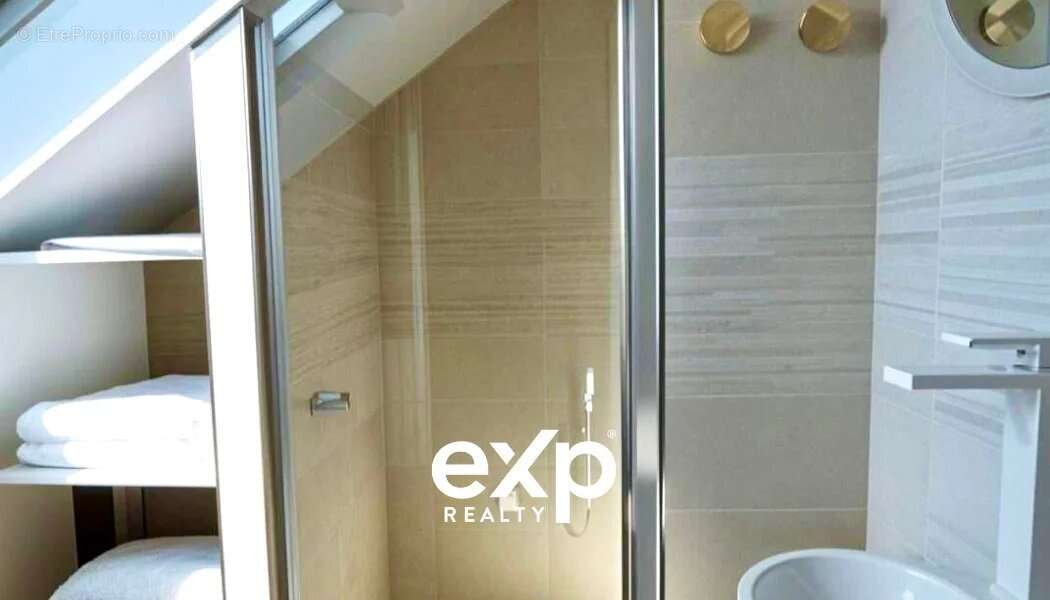 Appartement à BAILLY-ROMAINVILLIERS