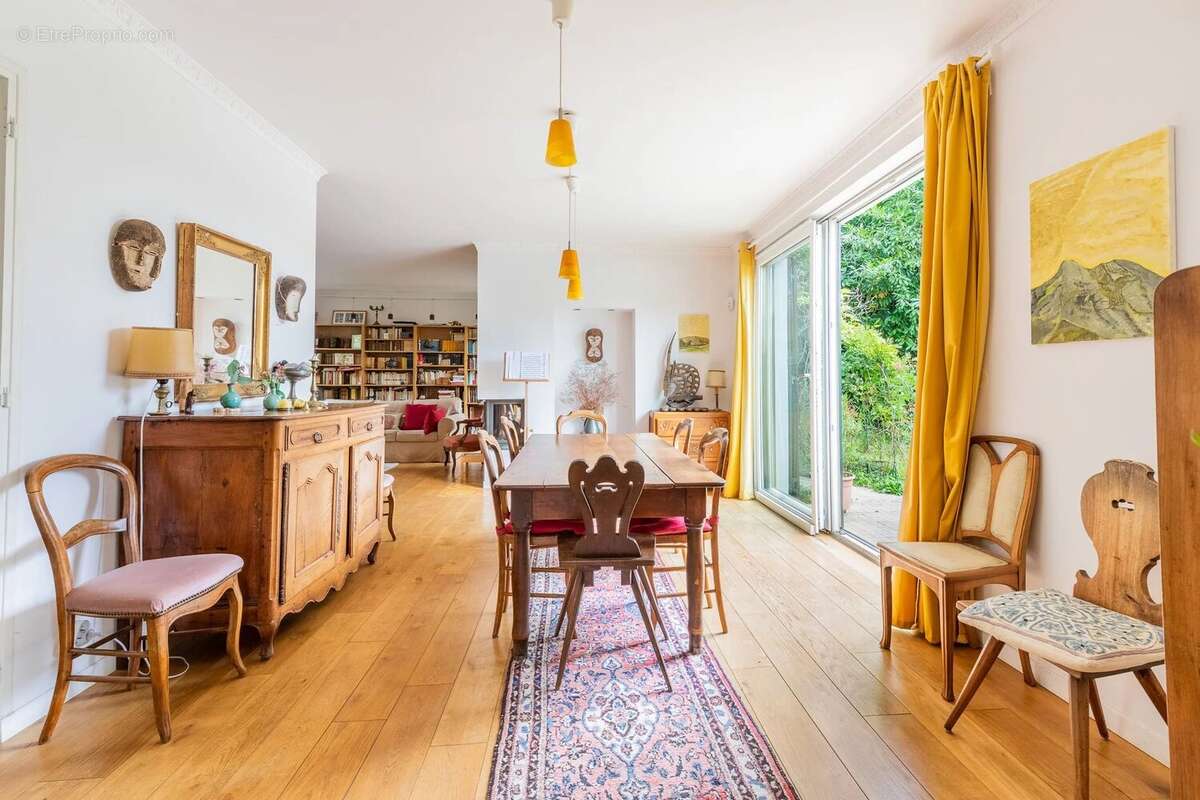 Maison à VERRIERES-LE-BUISSON