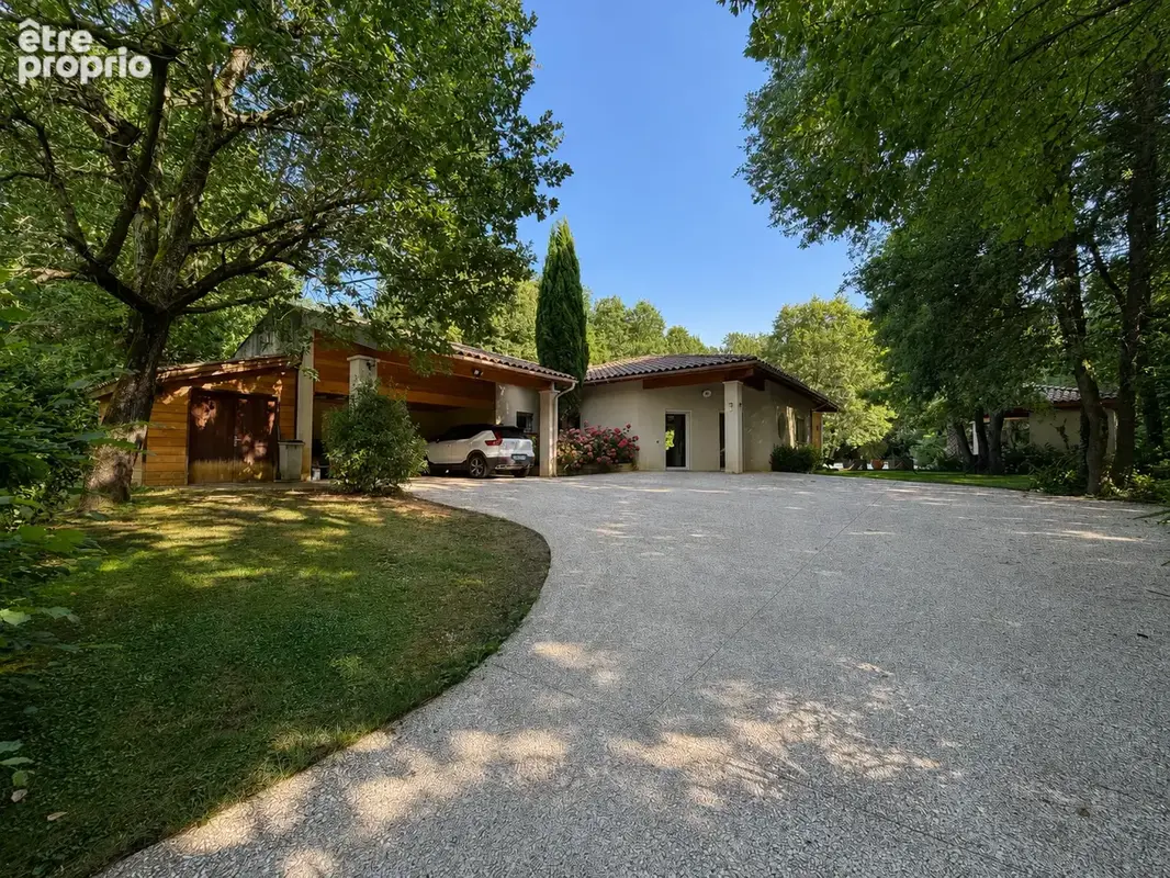 MONTÉLIER   Maison d'architecte de 202 m2 avec piscine 12x6 m sur un parc arboré de 5 266 m2 - photo 4
