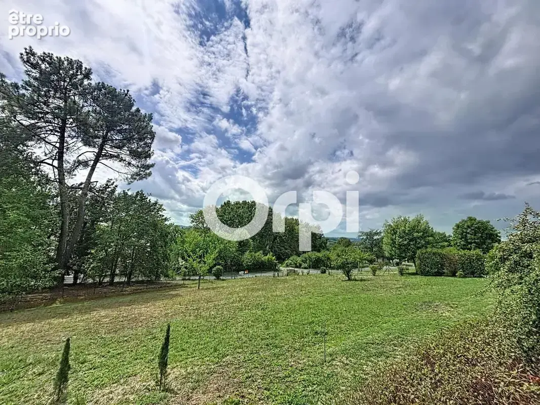 Terrain à USSAC