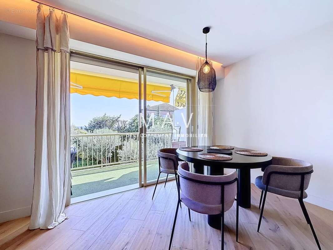 Appartement à ROQUEBRUNE-CAP-MARTIN