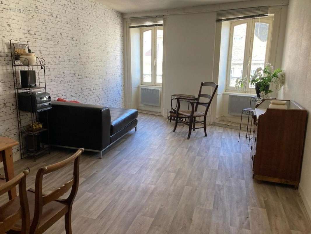 Photo 8 - Appartement à LONS-LE-SAUNIER