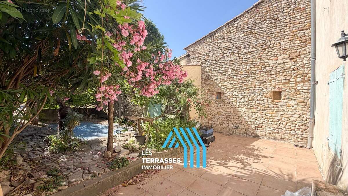 Appartement 70 m² à Saint-Gervais-Sur-Roubion  - photo 4
