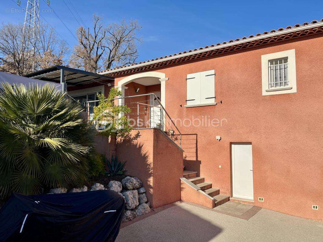 Maison à SAINTE-TULLE