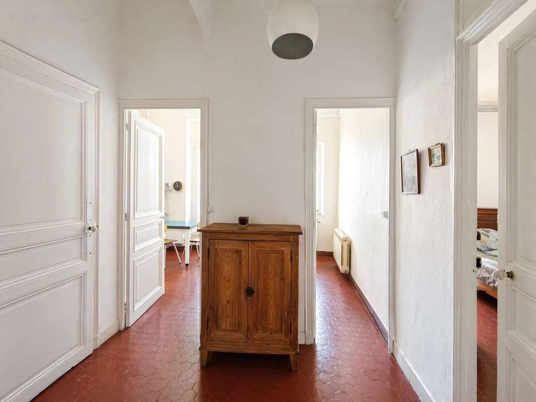 Appartement à MARSEILLE-5E