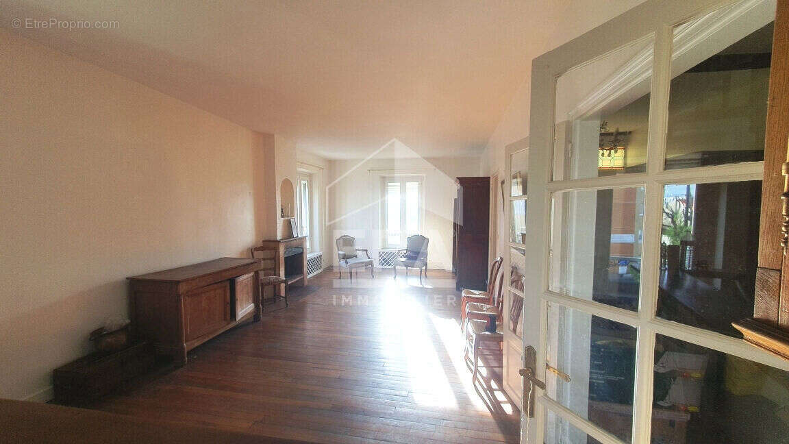 Appartement à SAINT-MAUR-DES-FOSSES