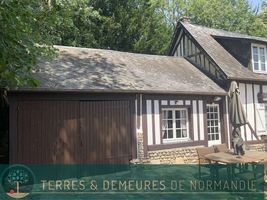 PAYS d'AUGE du CALVADOS, région CAMBREMER (14340) petite maison en clombages et 730 m2 de terrain - photo 7