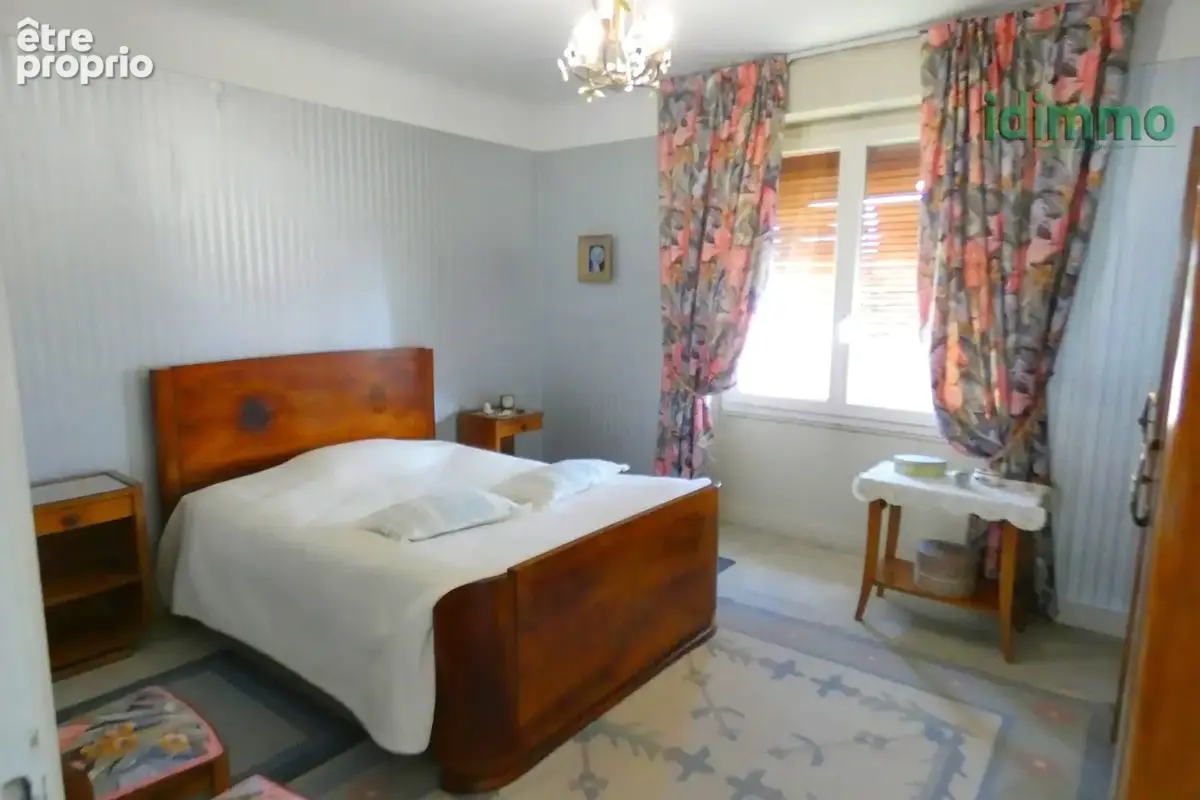 Aurillac maison 5 chambres plus T2 - photo 5