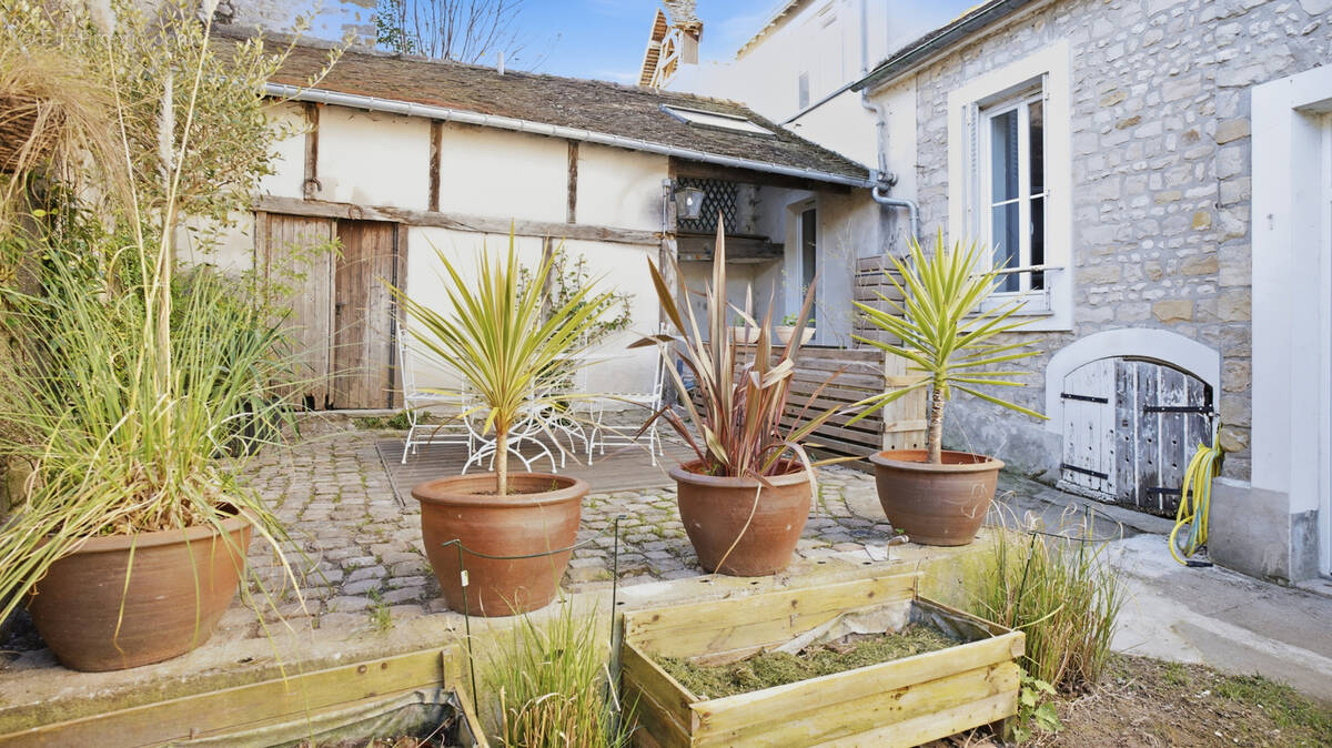 Maison à MONTIGNY-SUR-LOING