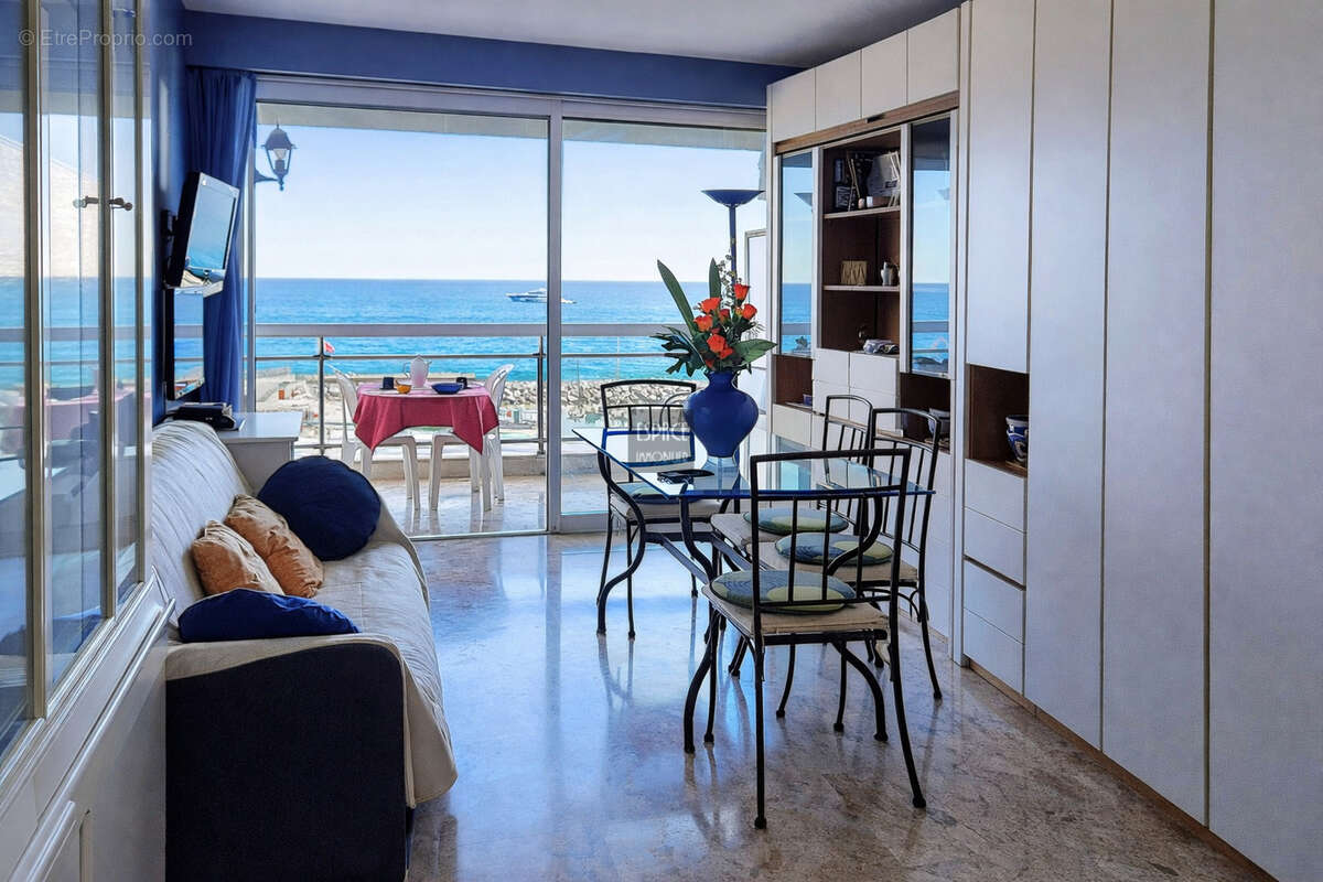 Appartement à ROQUEBRUNE-CAP-MARTIN