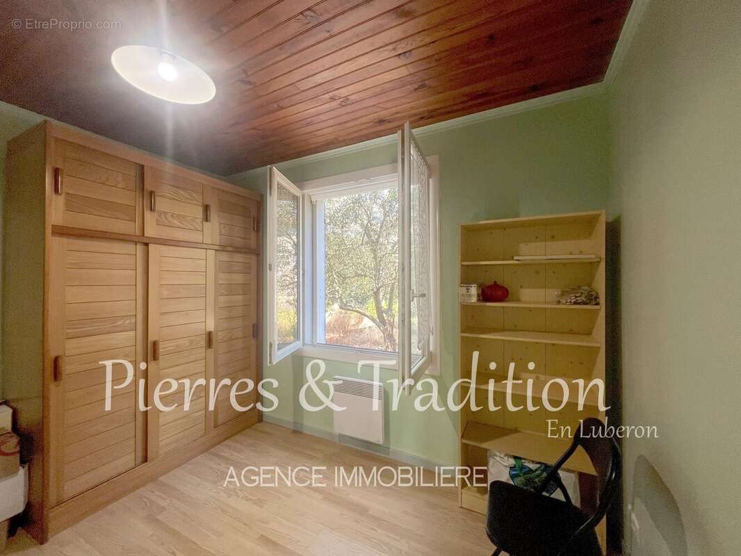Céreste, jolie maison de plain pied avec jardin dans quartier calme proche village - photo 6
