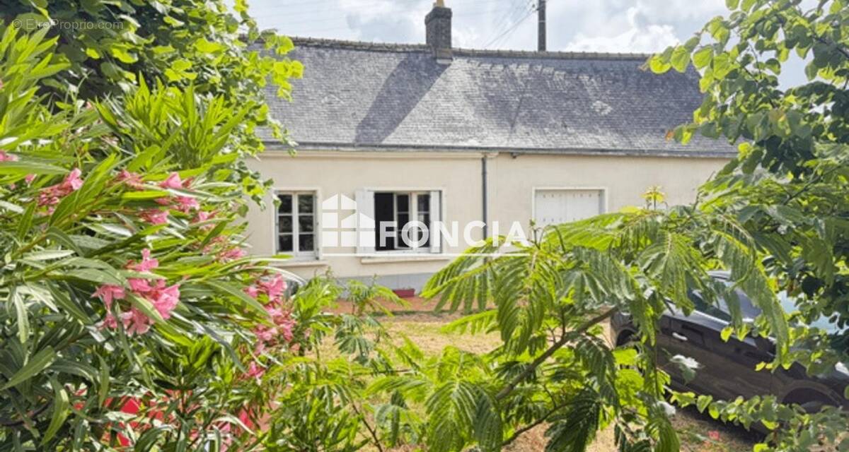 Maison à YVRE-LE-POLIN