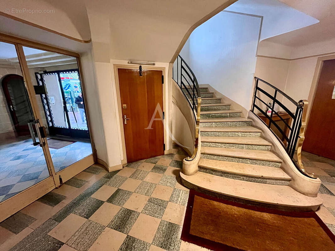 Appartement à ISSY-LES-MOULINEAUX