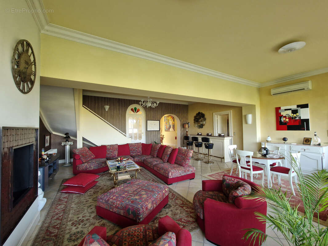Magnifique Maison de Maître qui surplombe le Lot / Cave voûtée exceptionnelle / Parc paysagé / Piscine au Sel - photo 10