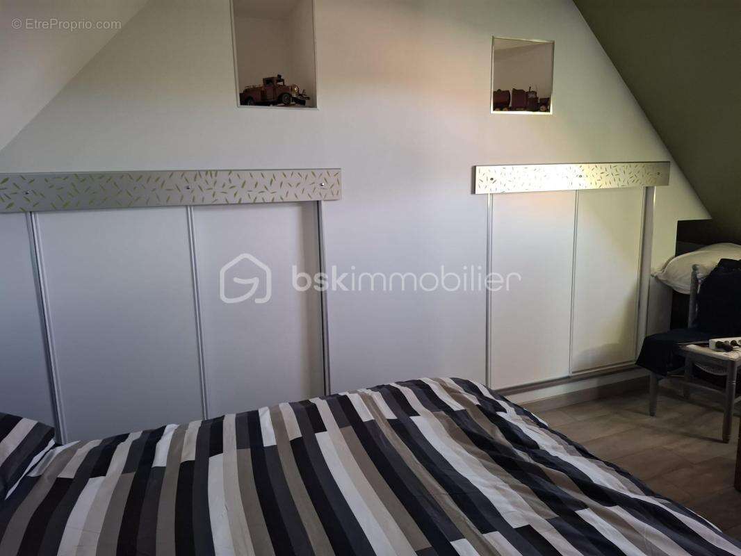 Maison à MERY-CORBON