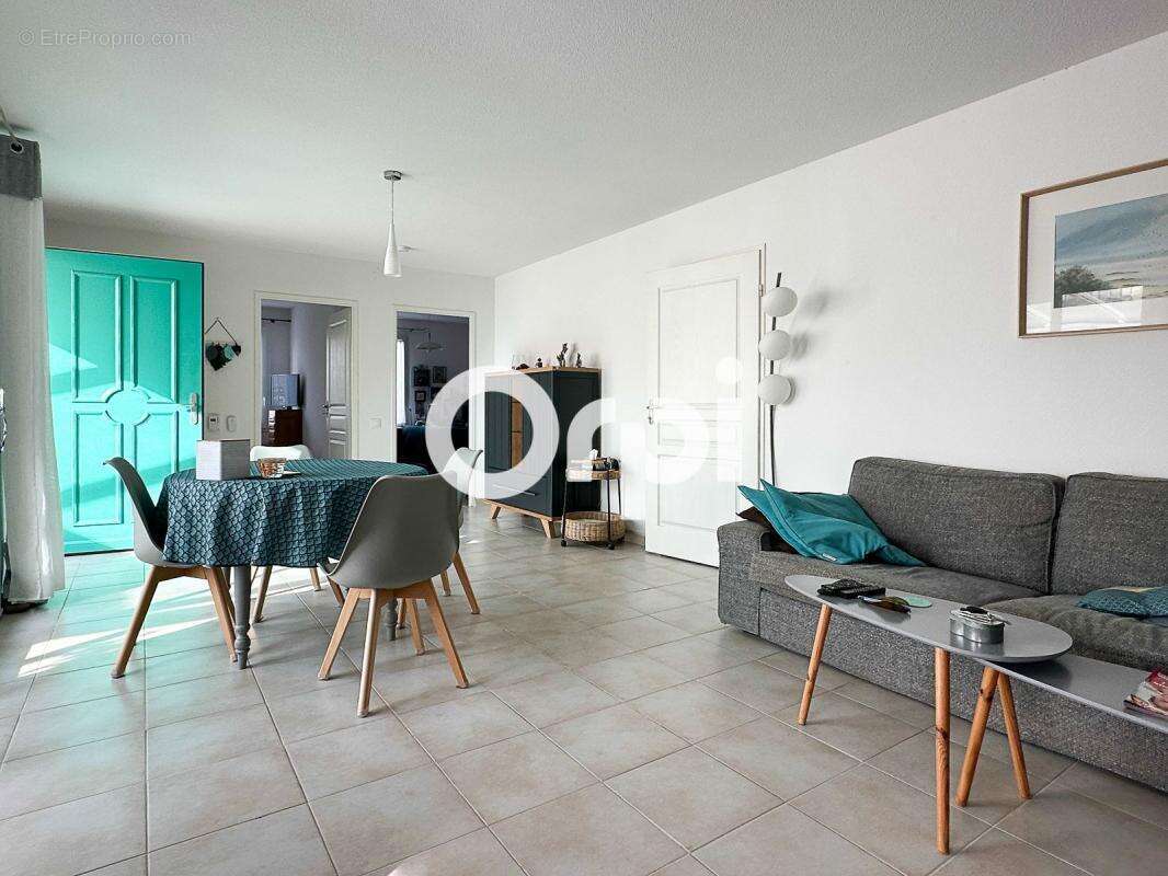 Maison à SAINT-LAURENT-DE-LA-PREE