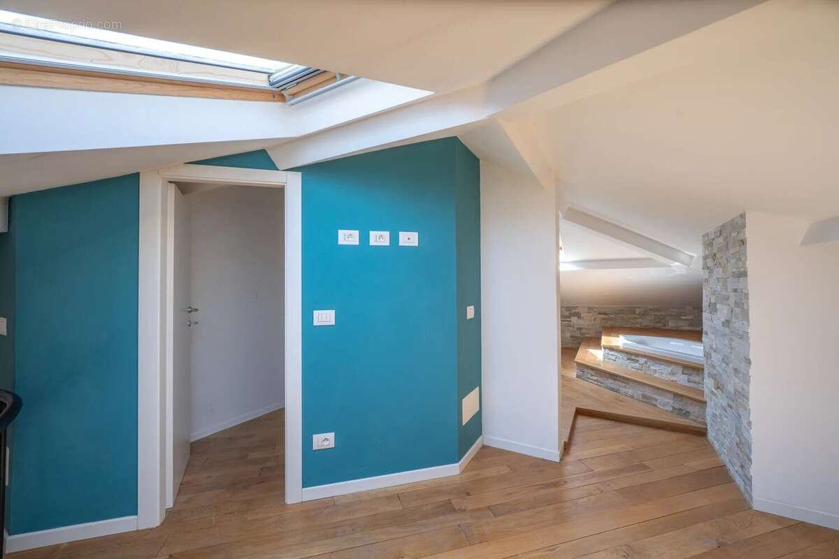 Nice – bas cimiez – 4 pièces en duplex avec balcon – cave – box en option - photo 11