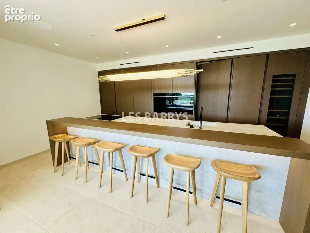 Propriété de standing à vendre à Ramatuelle, terrain 6600m2, piscine, pool house. - photo 8