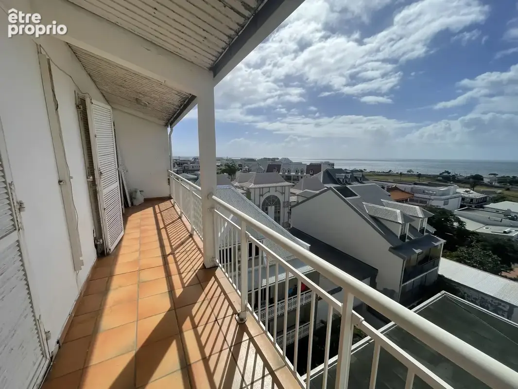 Photo Appartement à Saint-Denis au prix de 349 000€