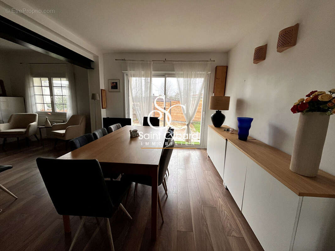 Maison à SAINT-YRIEIX-SUR-CHARENTE