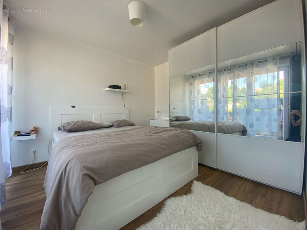 Appartement à CORBEIL-ESSONNES