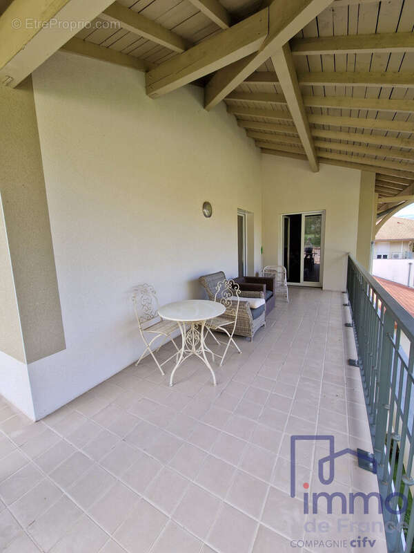 Appartement à SAINT-JUST-SAINT-RAMBERT