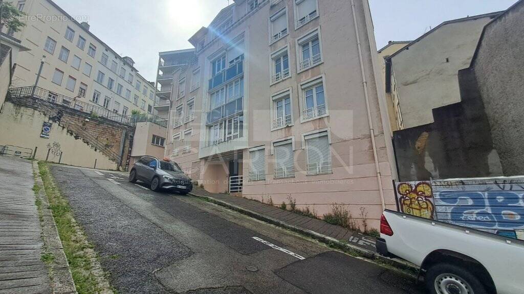 Parking à LYON-4E