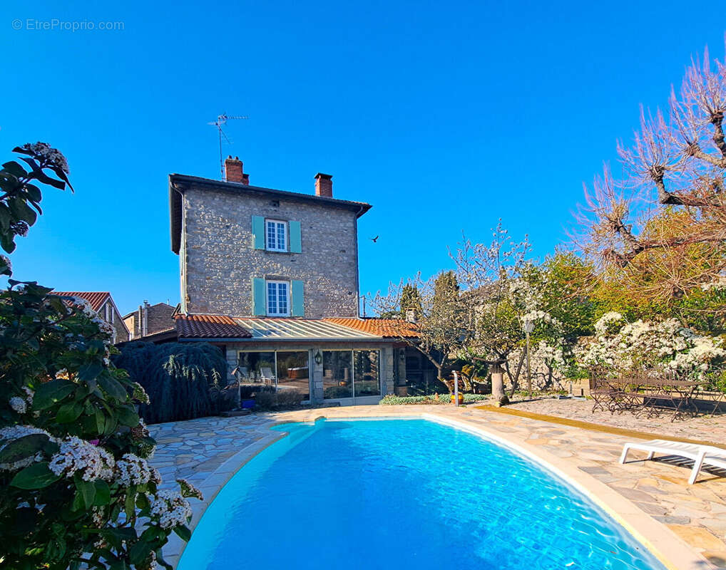 Maison à SOUCIEU-EN-JARREST
