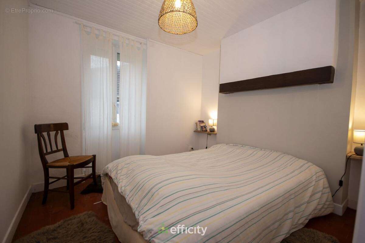 Maison à CERCY-LA-TOUR