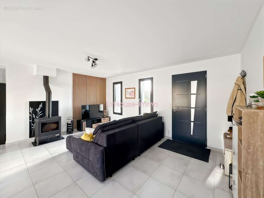 Maison à LE LUART