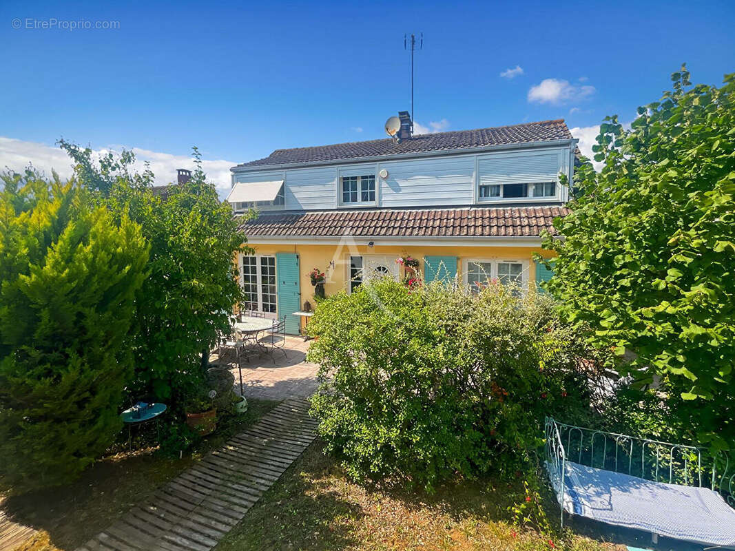 Maison à MEULAN