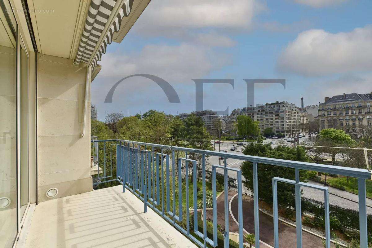 Appartement à PARIS-16E