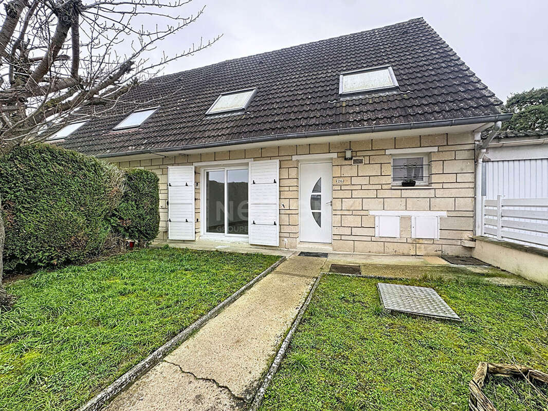 Maison à SAINT-LEU-D'ESSERENT