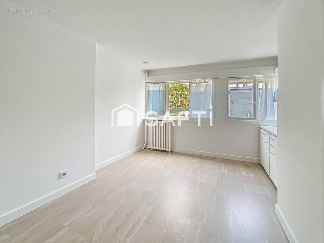 Photo 1 - Appartement à MONTROUGE