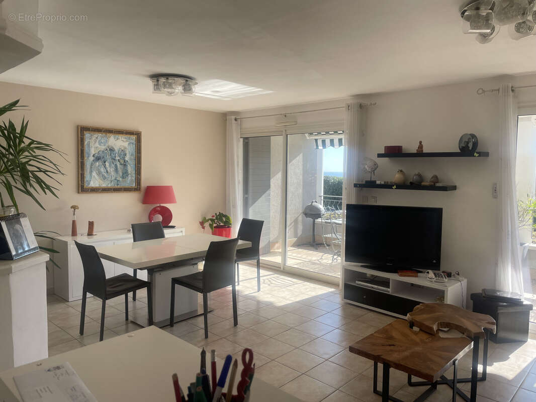 Appartement à LA CROIX-VALMER