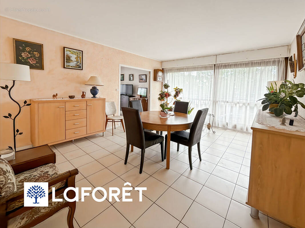 Appartement à RIS-ORANGIS