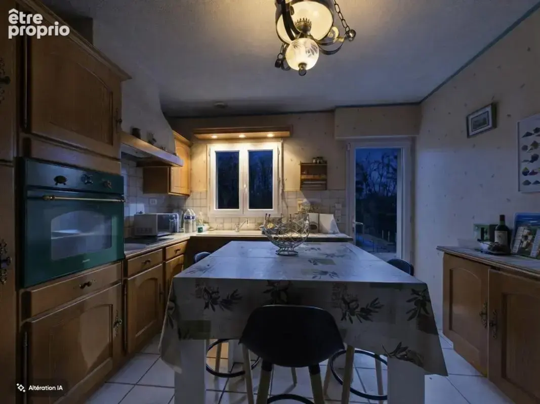 A vendre jolie maison à faible émission avec grand jardiin, atelier, garage et piscine - photo 3