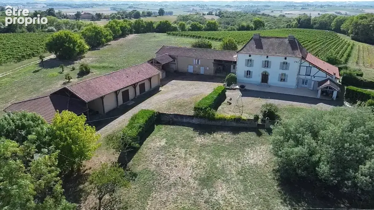 Belle propriété de caractère – Plus d’1 hectare – Nombreuses dépendances - photo 2