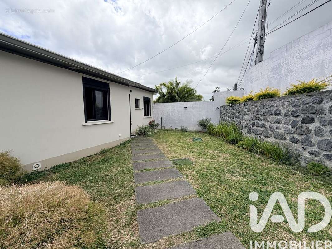 Photo 2 - Maison à SAINT-DENIS