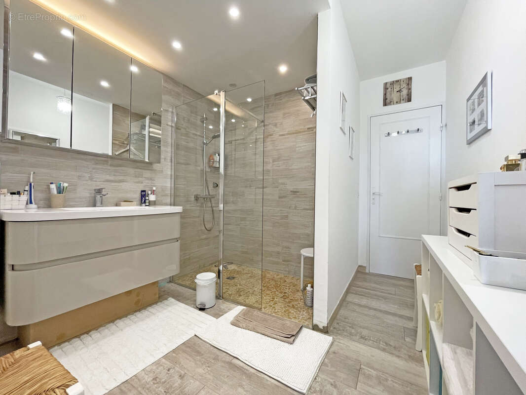 Appartement à VENCE