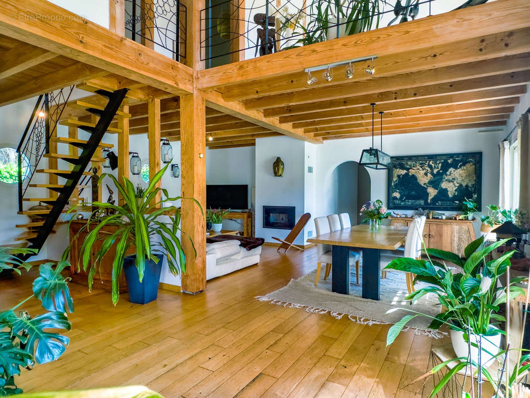 Photo 8 - Maison à SAINT-JULIEN-EN-BORN