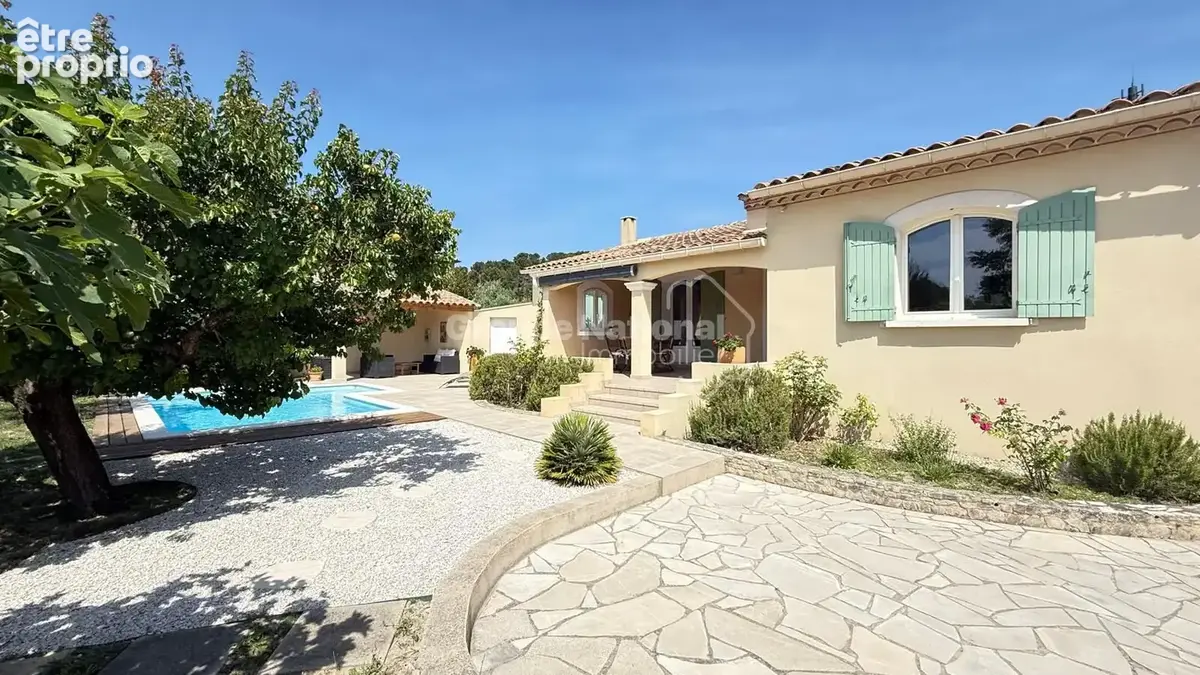 Photo Maison à Saint-Saturnin-Les-Avignon au prix de 559 000€
