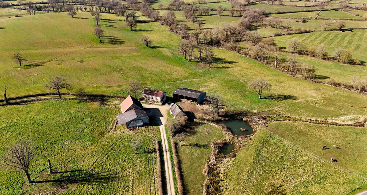 Terrain à AUTRY-ISSARDS