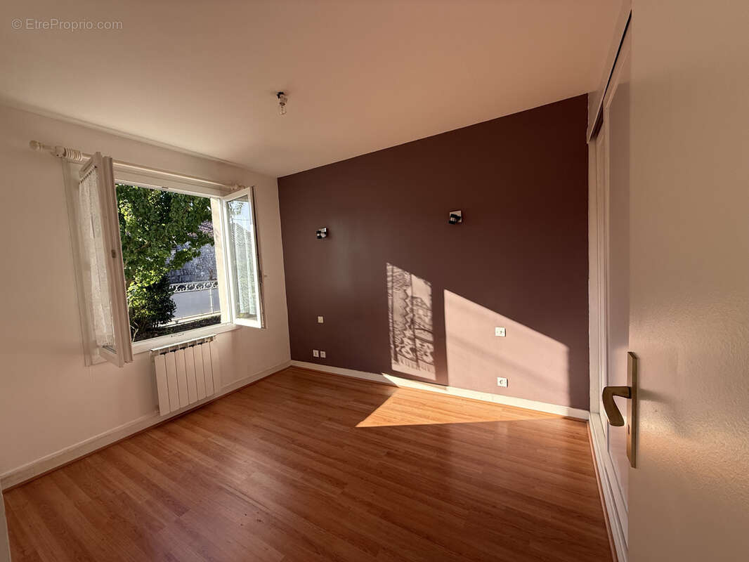 Maison 4 chambres double garage et jardin - photo 10