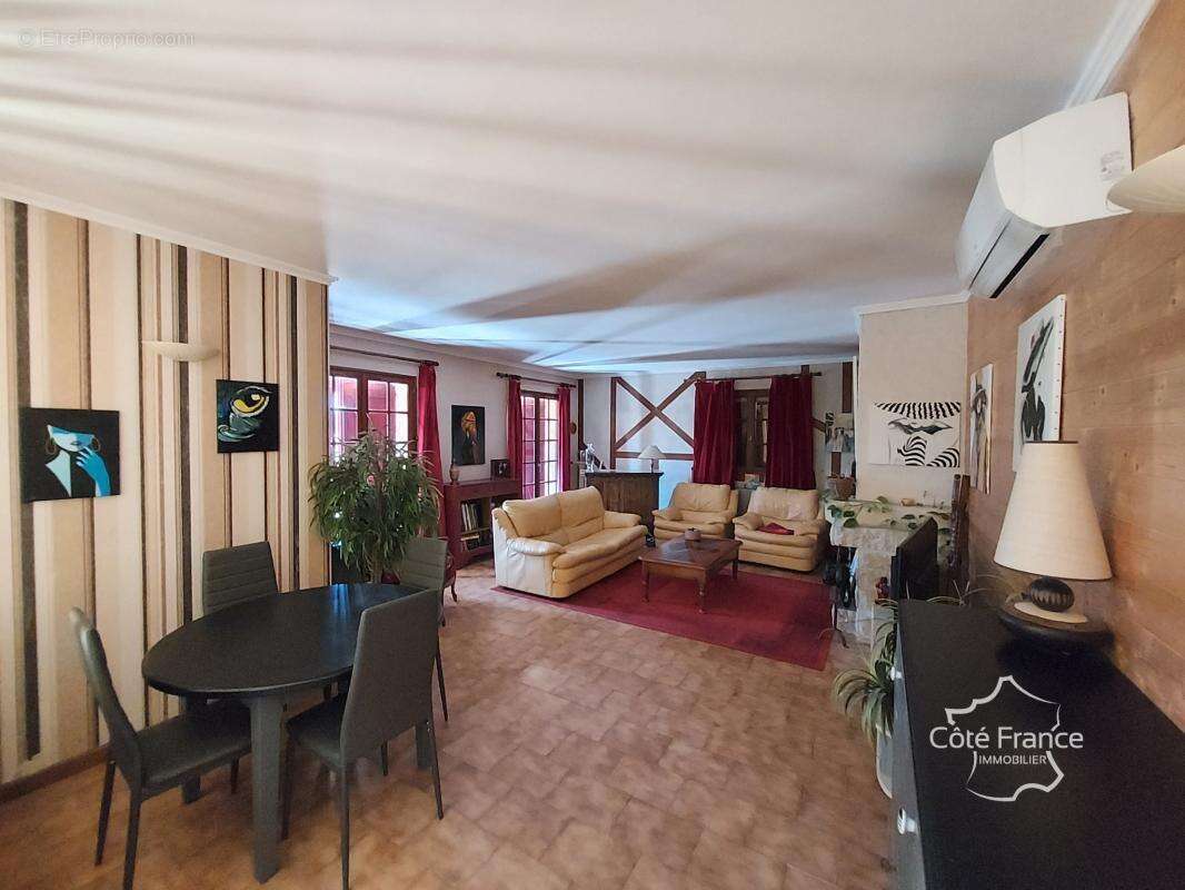 Maison 4 chambres et piscine sur grand terrain constructible - photo 3
