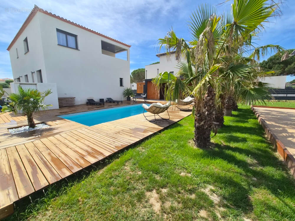 Villa t4 + appart. t3 - sainte marie la mer - photo 2