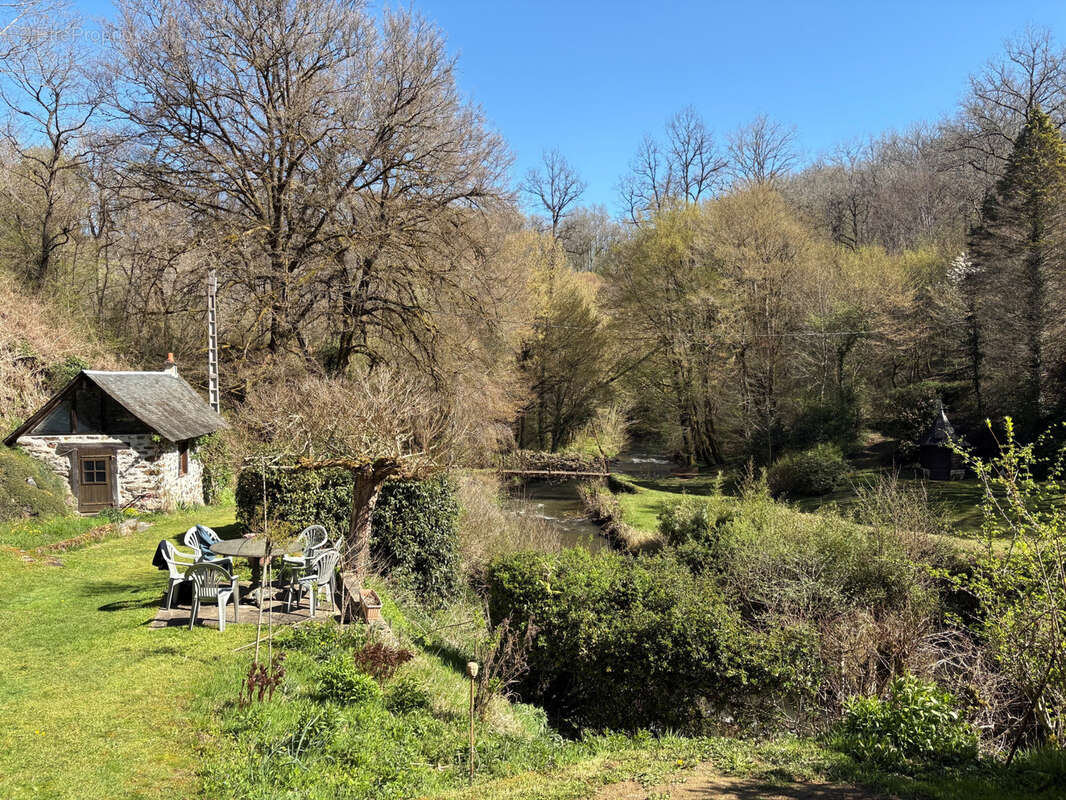 Magnifique maison en pierres aux bordes d’une rivière - photo 8