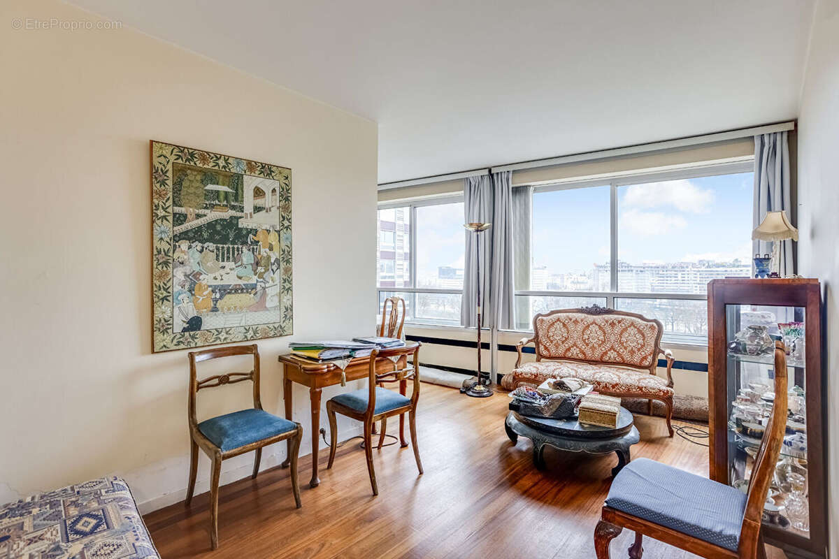 Appartement à PARIS-15E